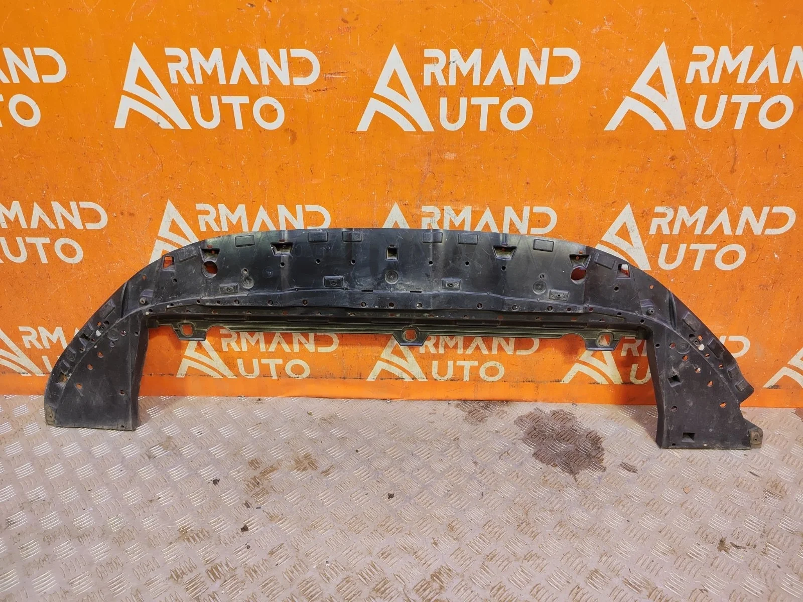 Пыльник бампера Volvo XC60 2013-2017