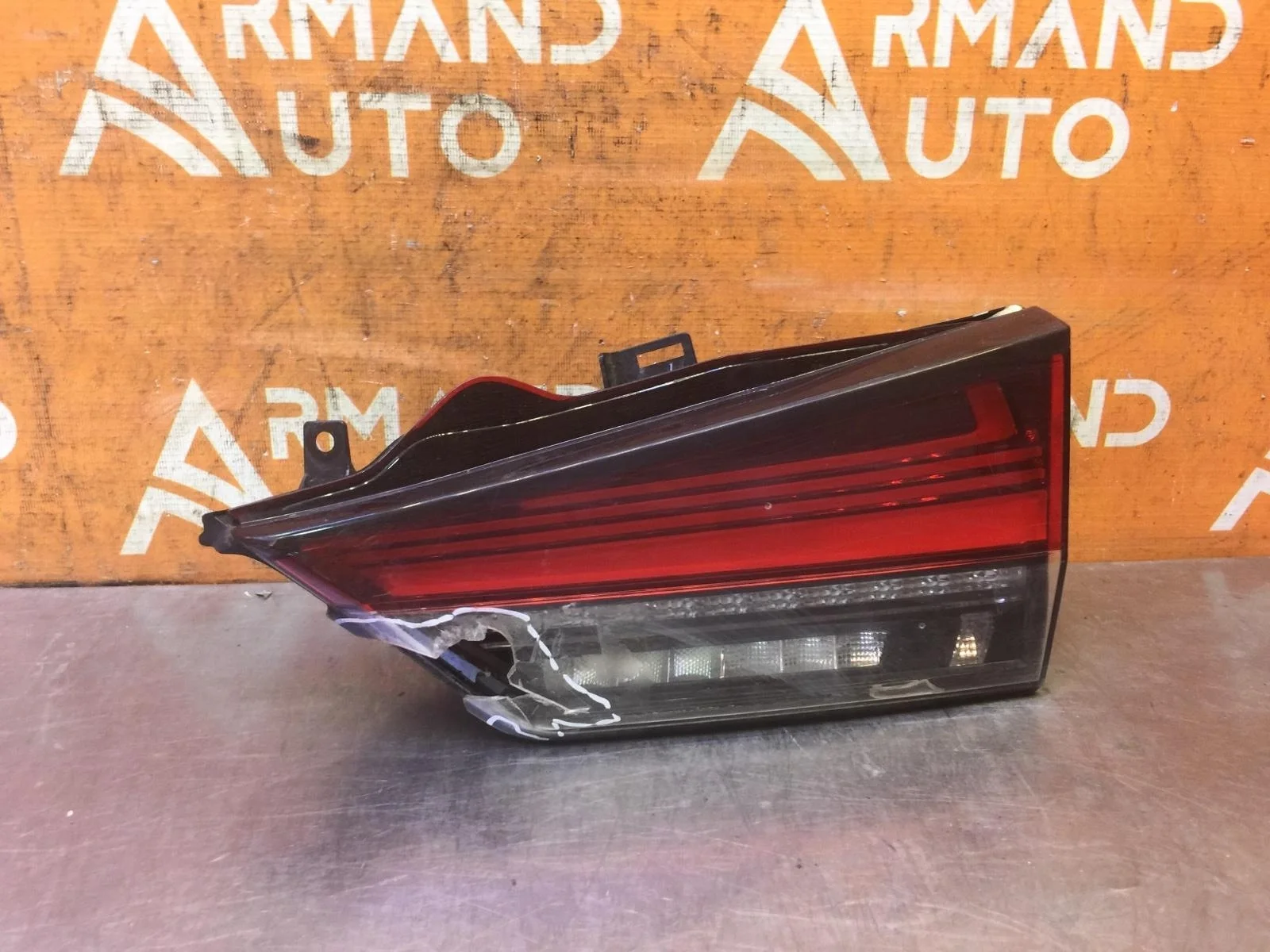 Фонарь внутренний Lexus RX 2019-нв 4