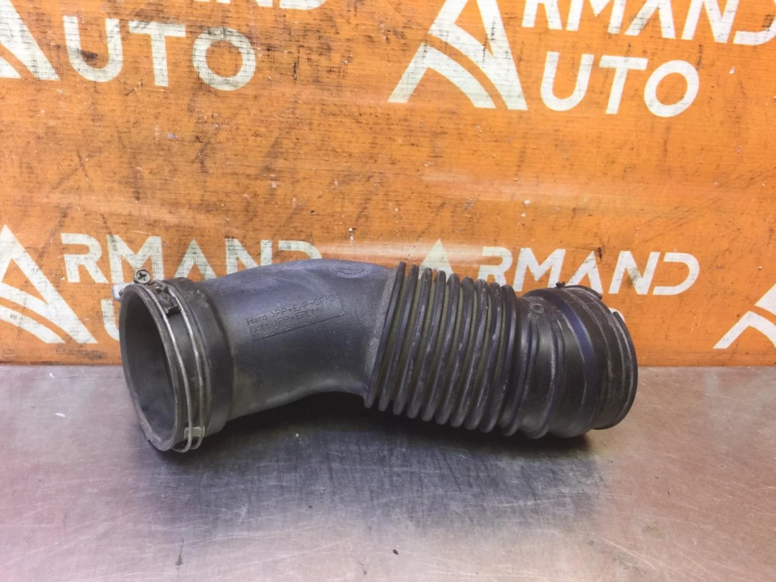 Патрубок воздушного фильтра Toyota Land Cruiser 2007-2021