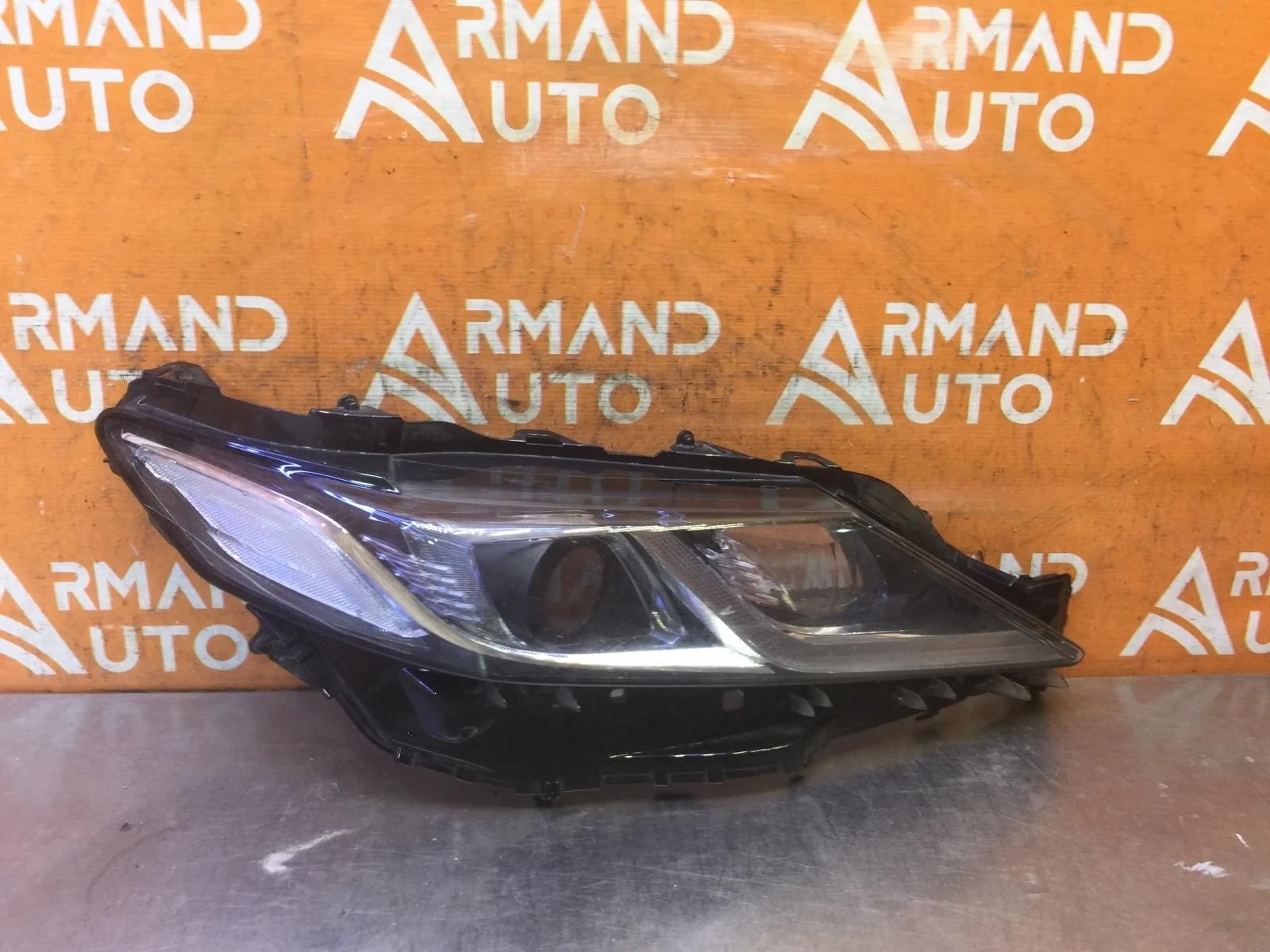 Стекло фары Toyota Camry 2020-нв 8 XV70