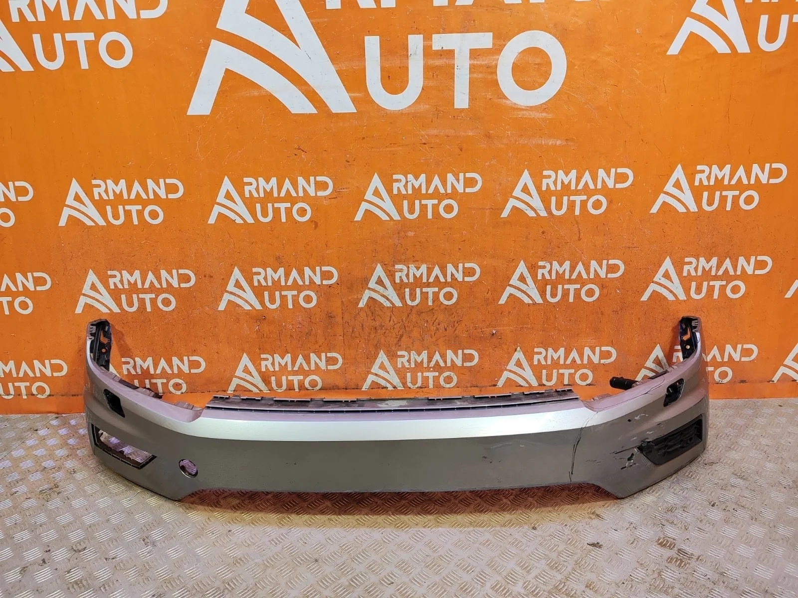 Бампер Volkswagen Tiguan 2016-2020