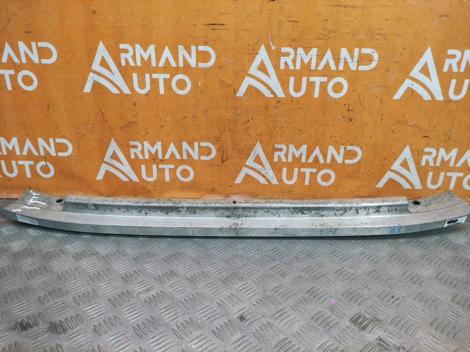 Усилитель бампера Audi Q7 2005-2015 4L