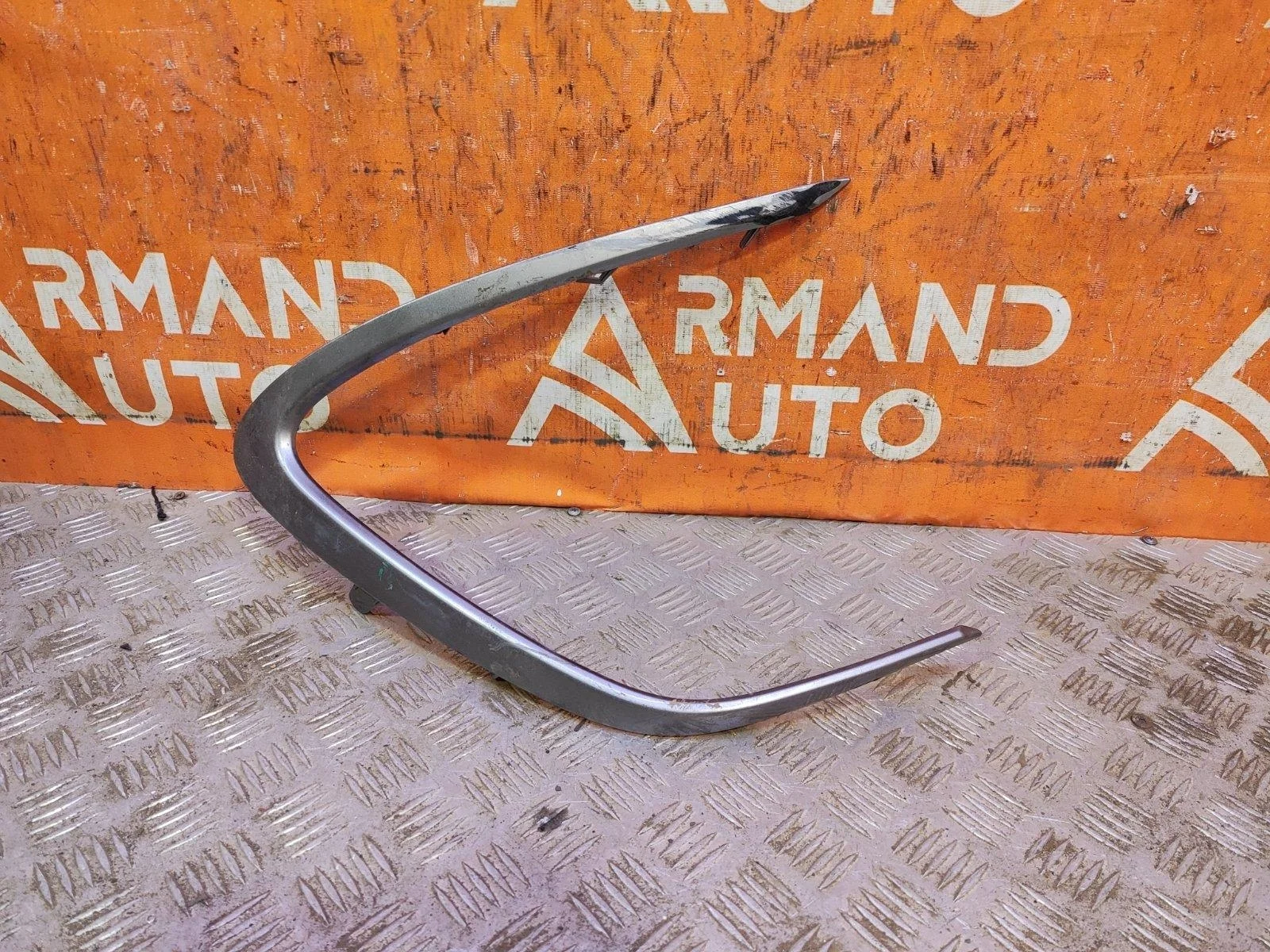 Накладка решетки бампера Toyota Camry 2020-нв 8 XV70