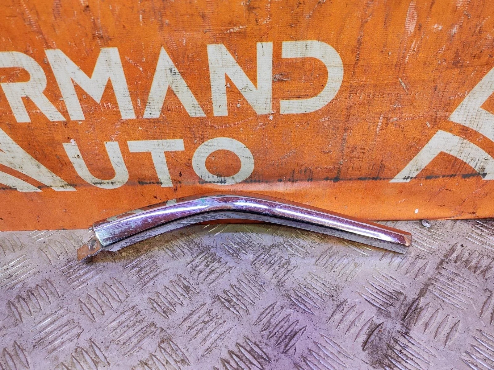 Накладка бампера Mitsubishi Outlander 2015-нв 3