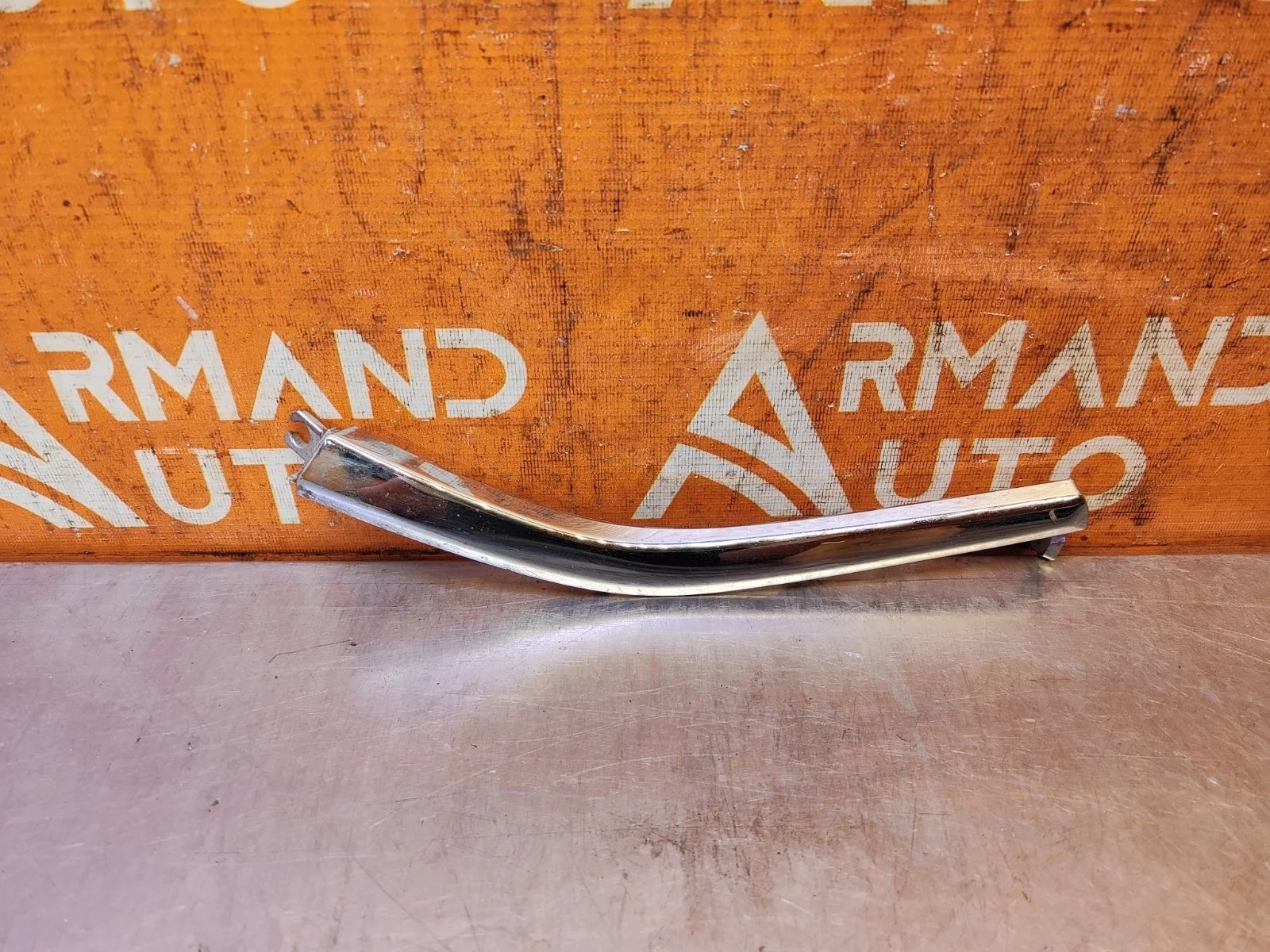 Накладка бампера верхняя Mitsubishi Outlander 2015-нв 3