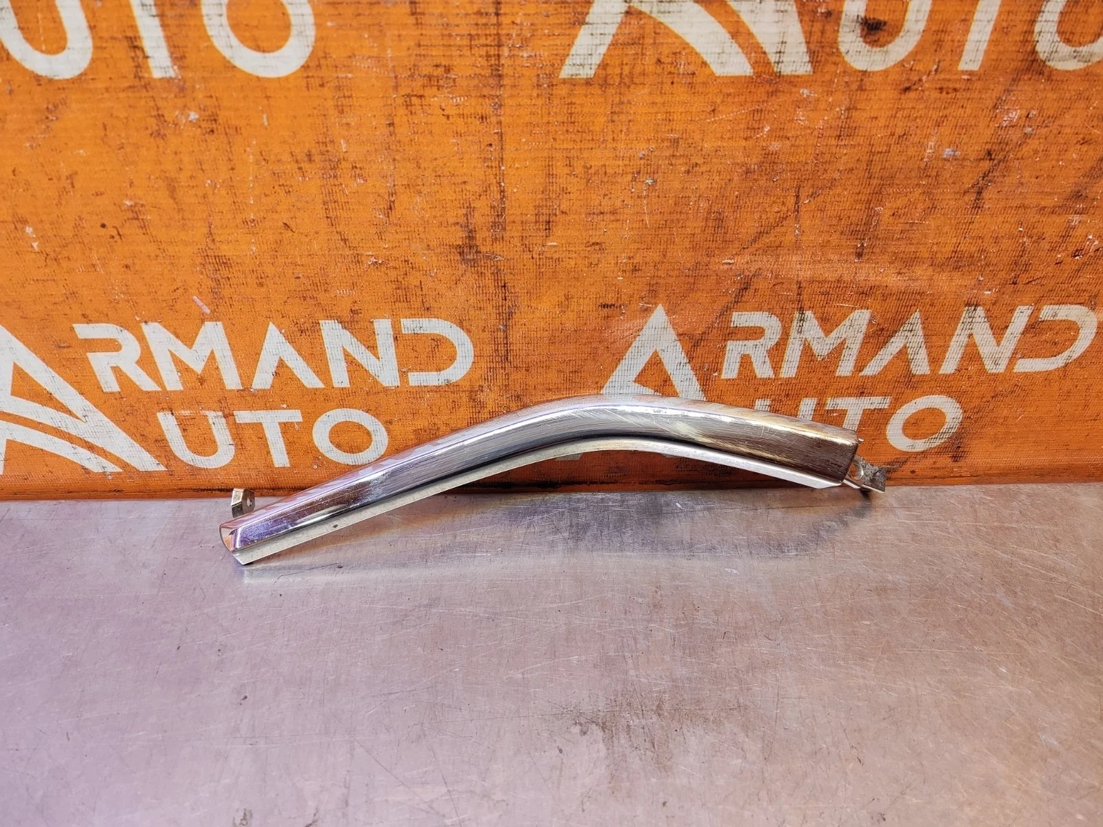 Накладка бампера верхняя Mitsubishi Outlander 2015-нв 3