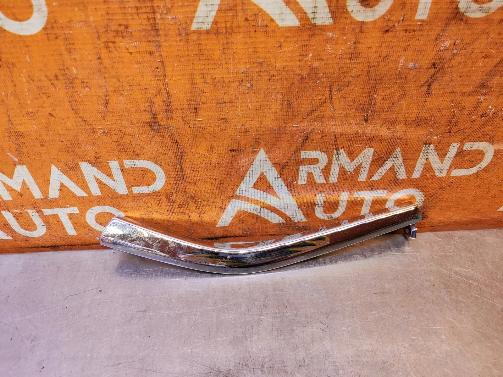 Накладка бампера верхняя Mitsubishi Outlander 2015-нв 3