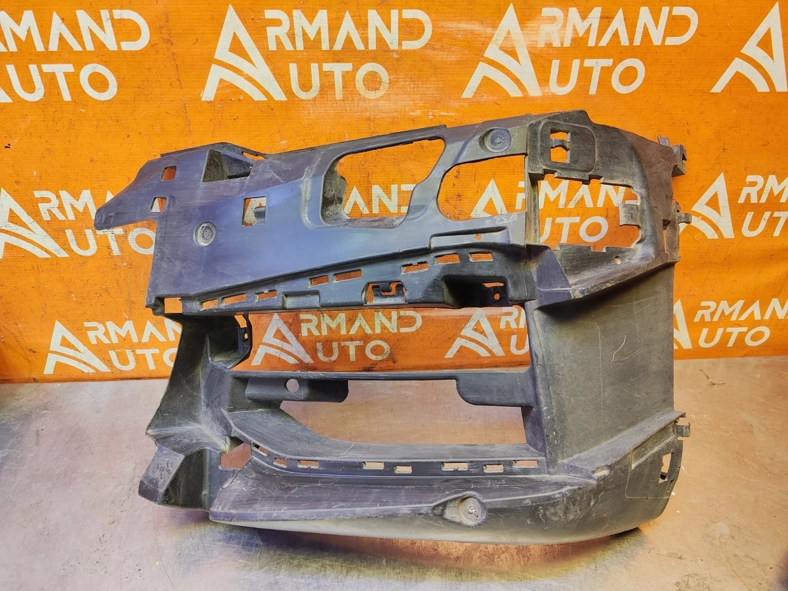 Кронштейн бампера BMW 5 series 2016-2020 G30 G31