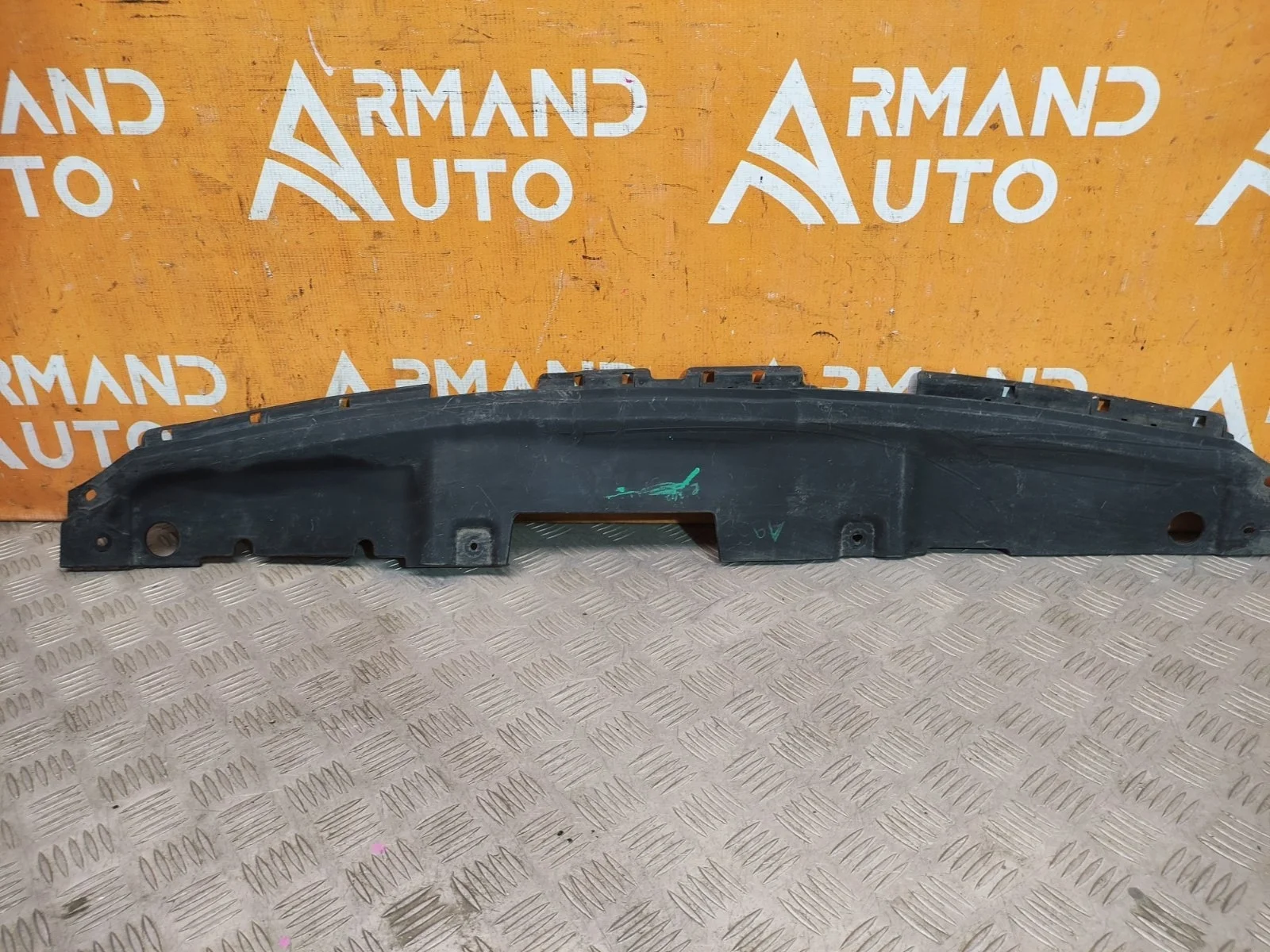 Кожух замка капота Hyundai Accent 2010–2017 4