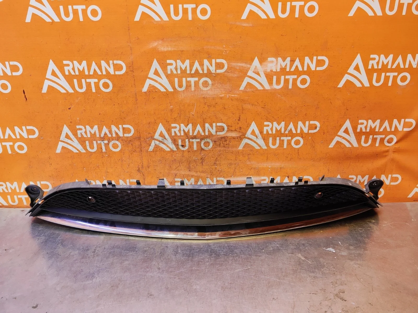 Решетка бампера нижняя Mercedes -Class 2016-2020 W213, S213, C238