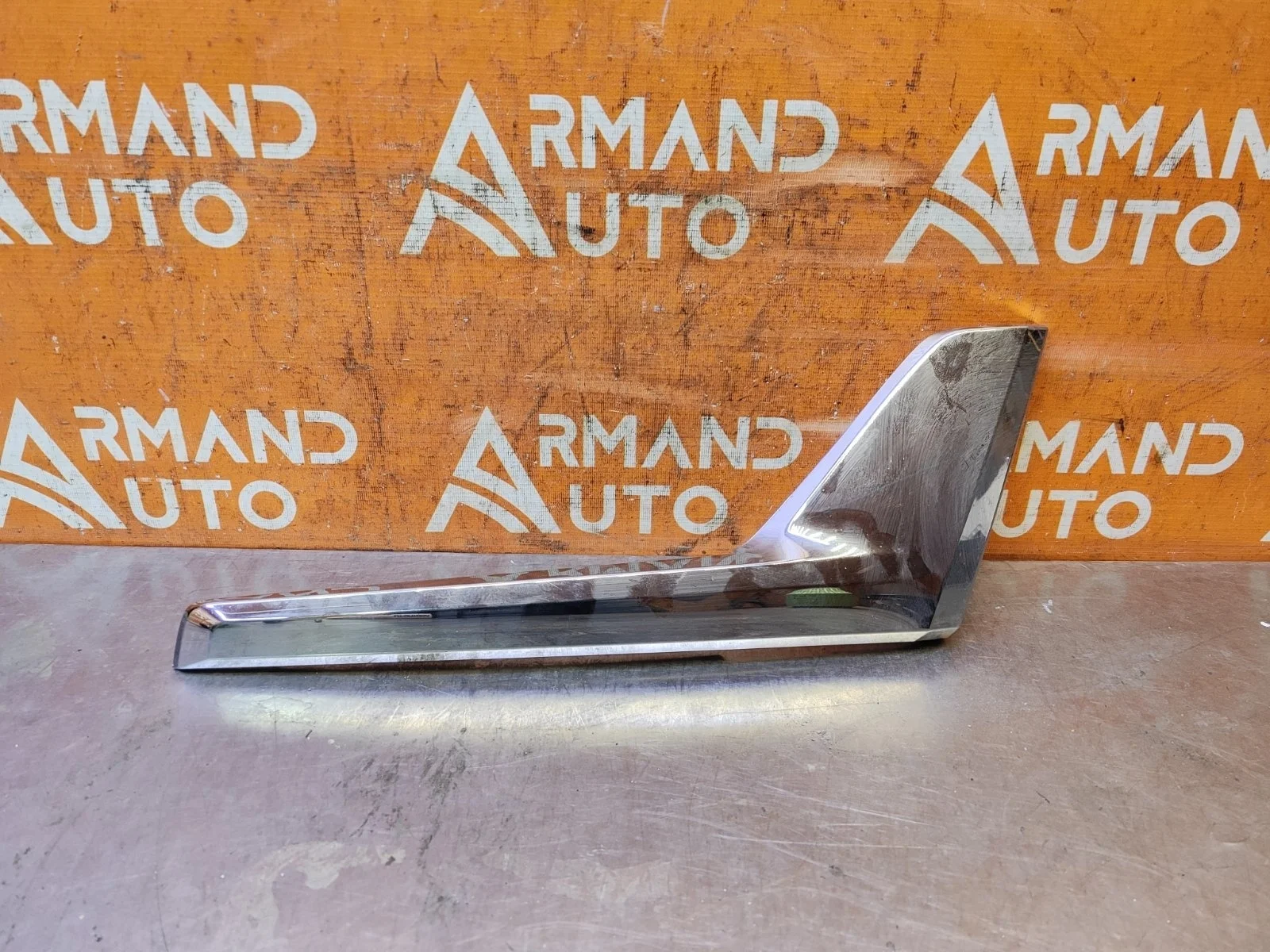 Накладка фары Toyota Land Cruiser 2015-2021 200