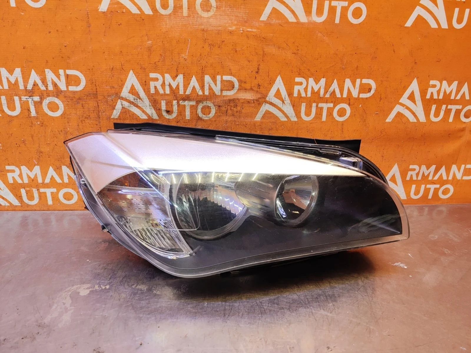 Фара BMW X1 2012-2015 E84