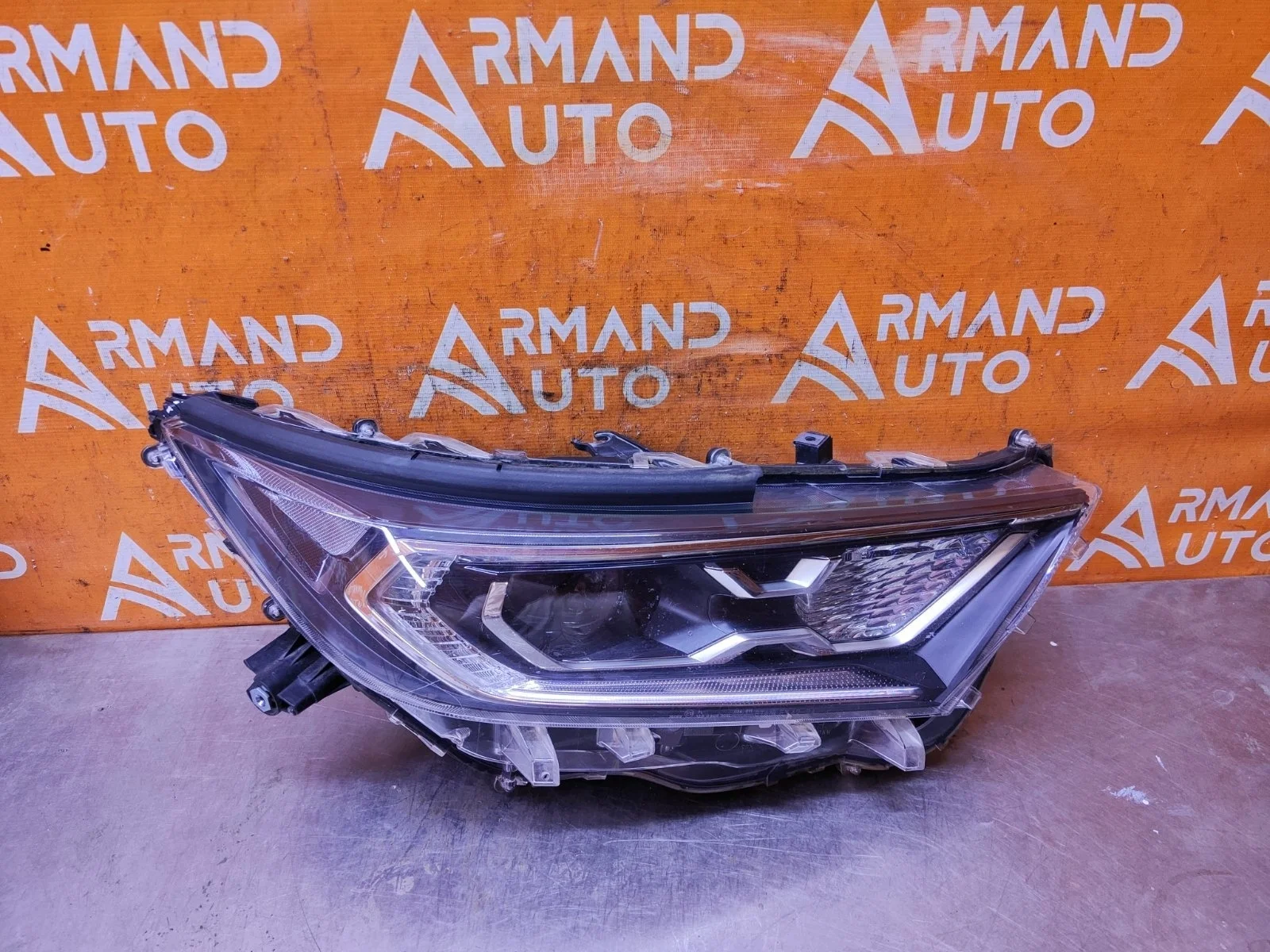 Фара Toyota RAV4 2018-нв 5 XA50