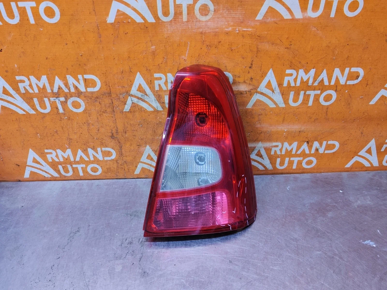 Фонарь Renault Logan 2009-2015