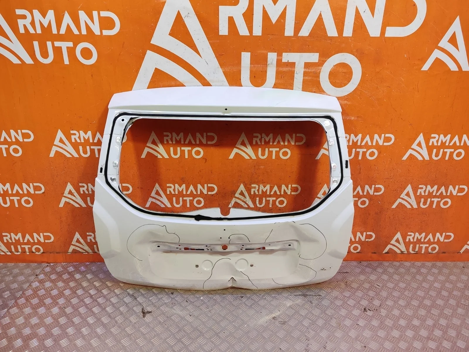 Дверь багажника Renault Duster 2010-2021
