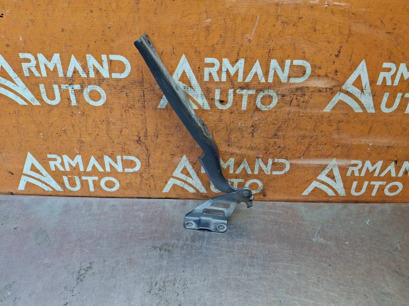 Петля капота Mazda CX-5 2017-нв