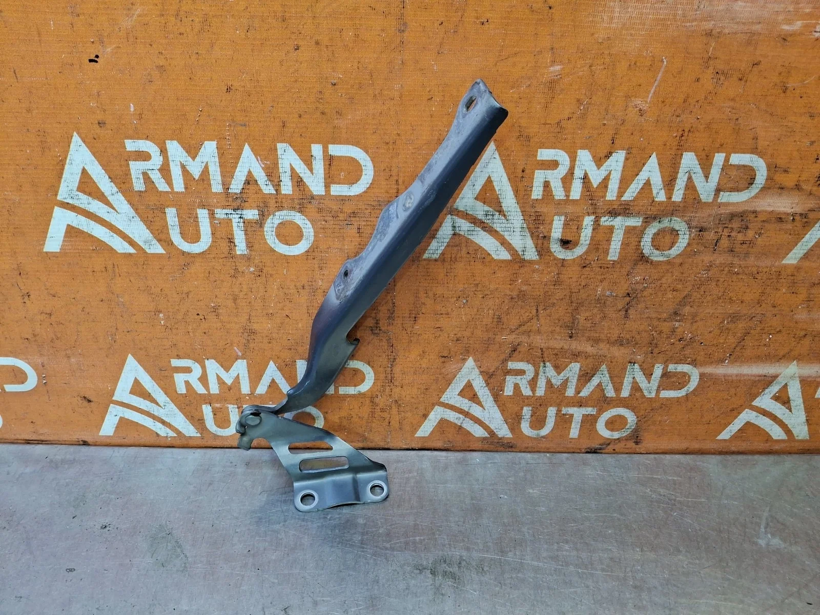 Петля капота Mazda CX-5 2017-нв