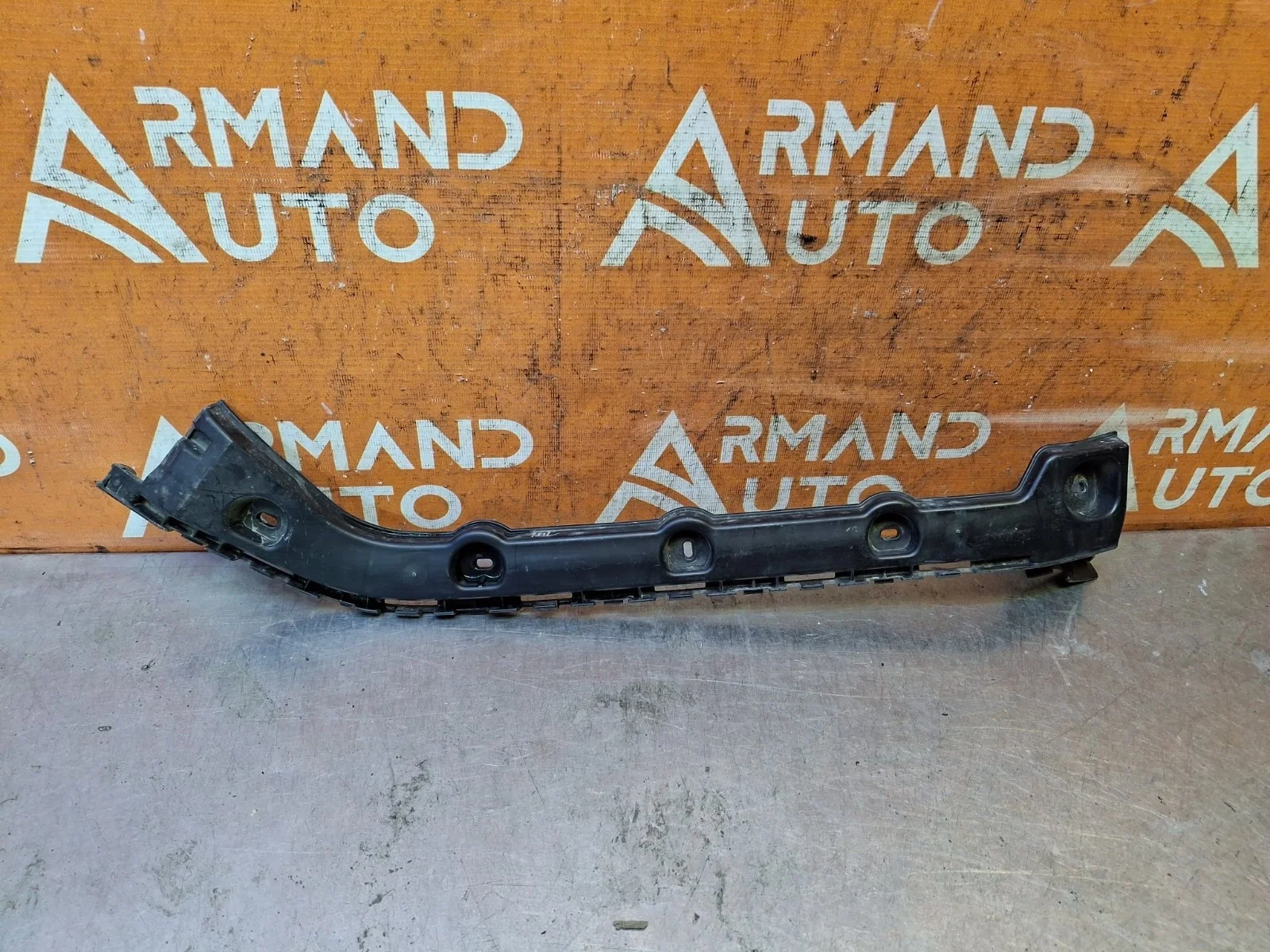 Кронштейн бампера Skoda Octavia 2017-2020 3 A7 (5E)