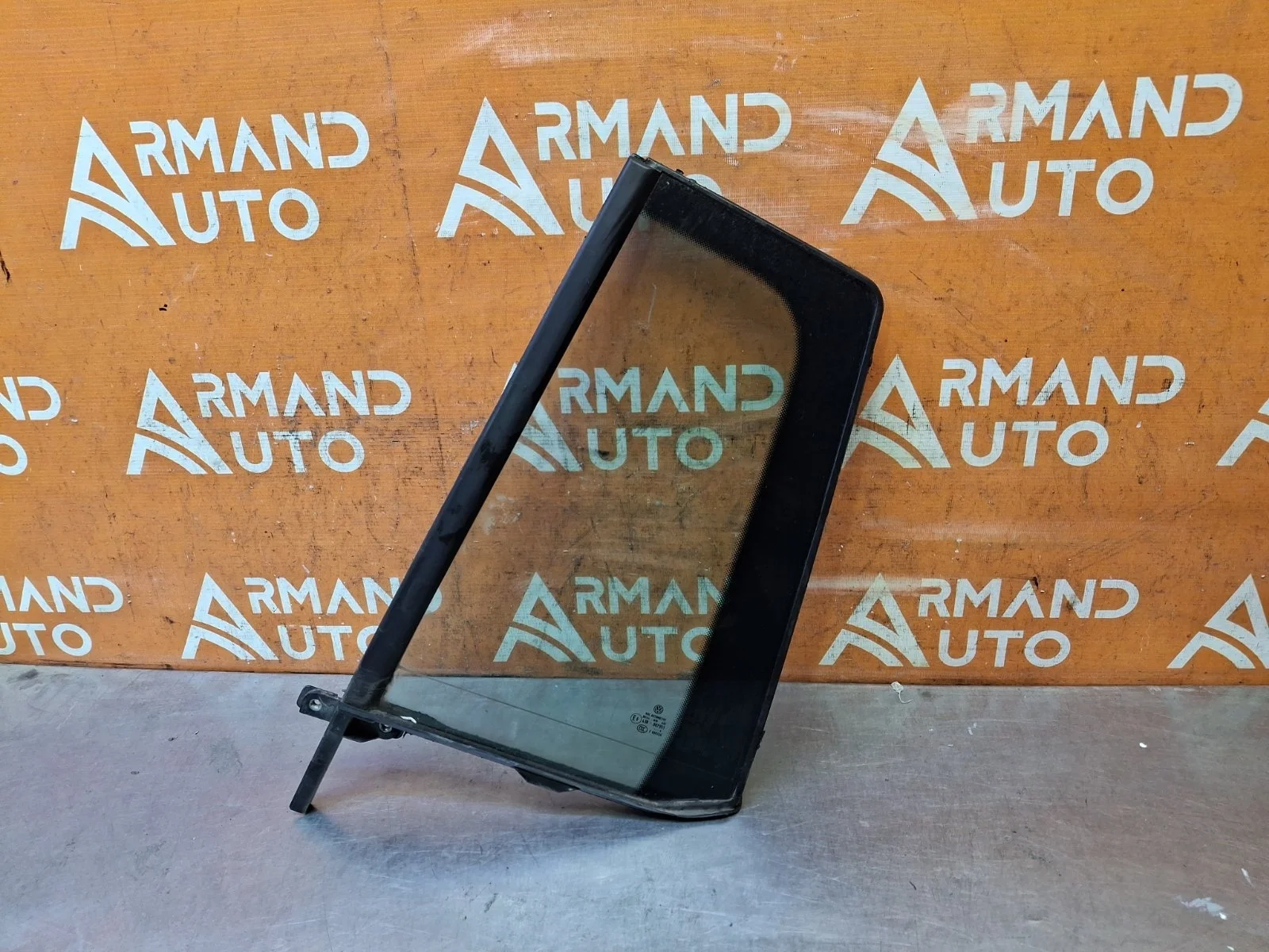 Стекло двери глухое Volkswagen Tiguan 2007-2018