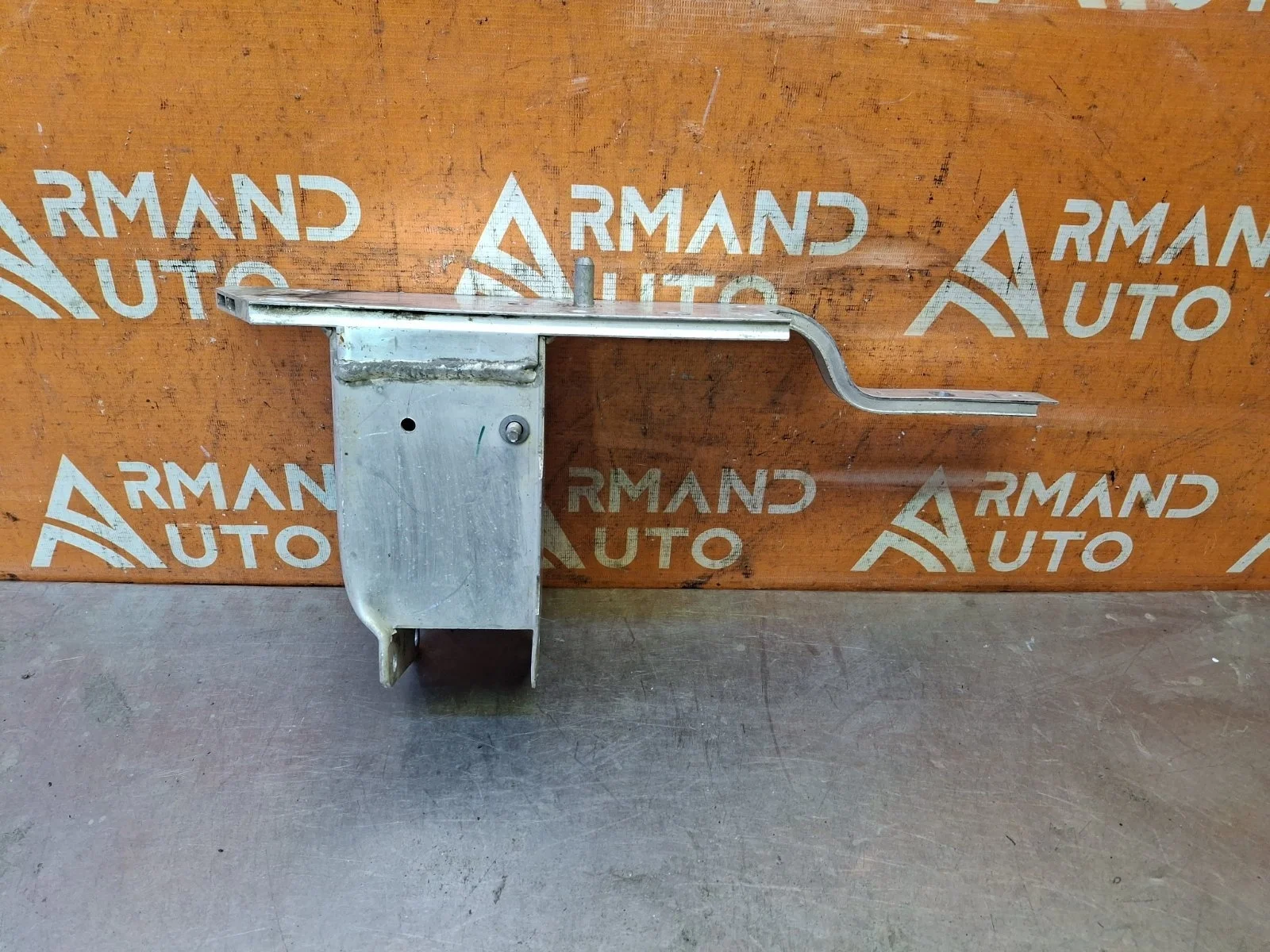 Кронштейн усилителя бампера BMW X5 2013-2018 F15