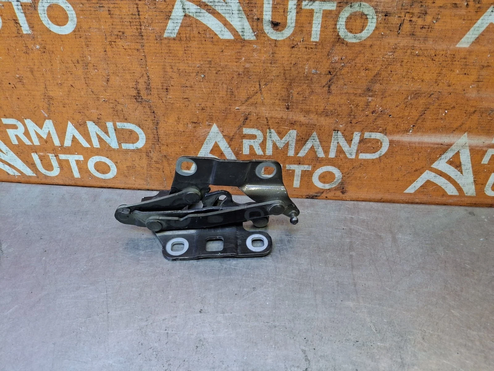 Петля капота Mercedes ML GLE-Class 2011-2018 W166