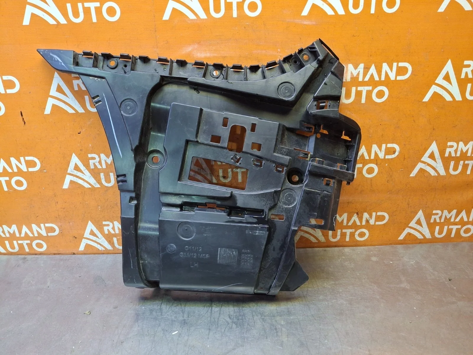 Кронштейн бампера BMW 7 series 2015-2019 G11 G12