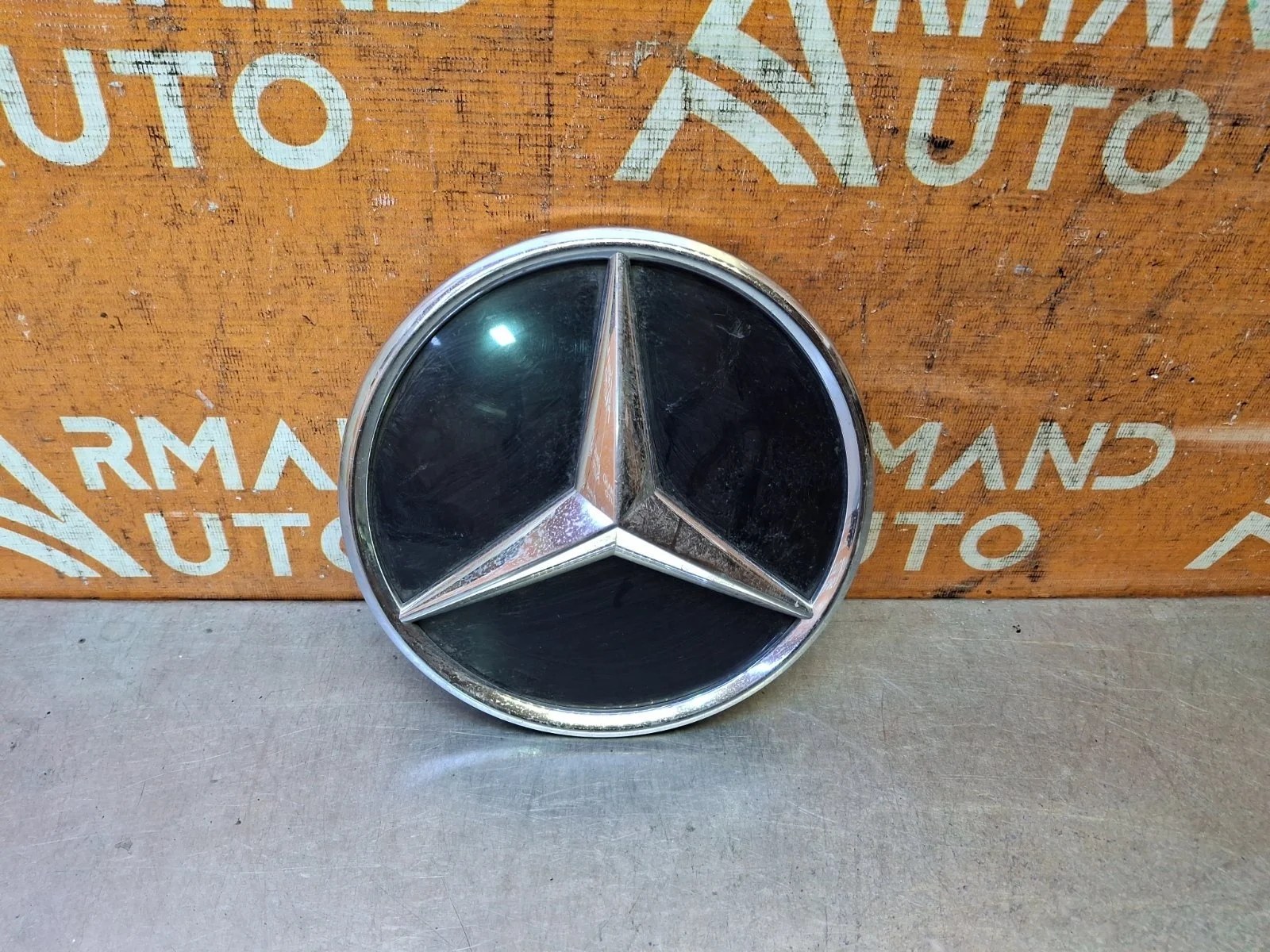 Эмблема Mercedes GLC-Class 2019-нв X253