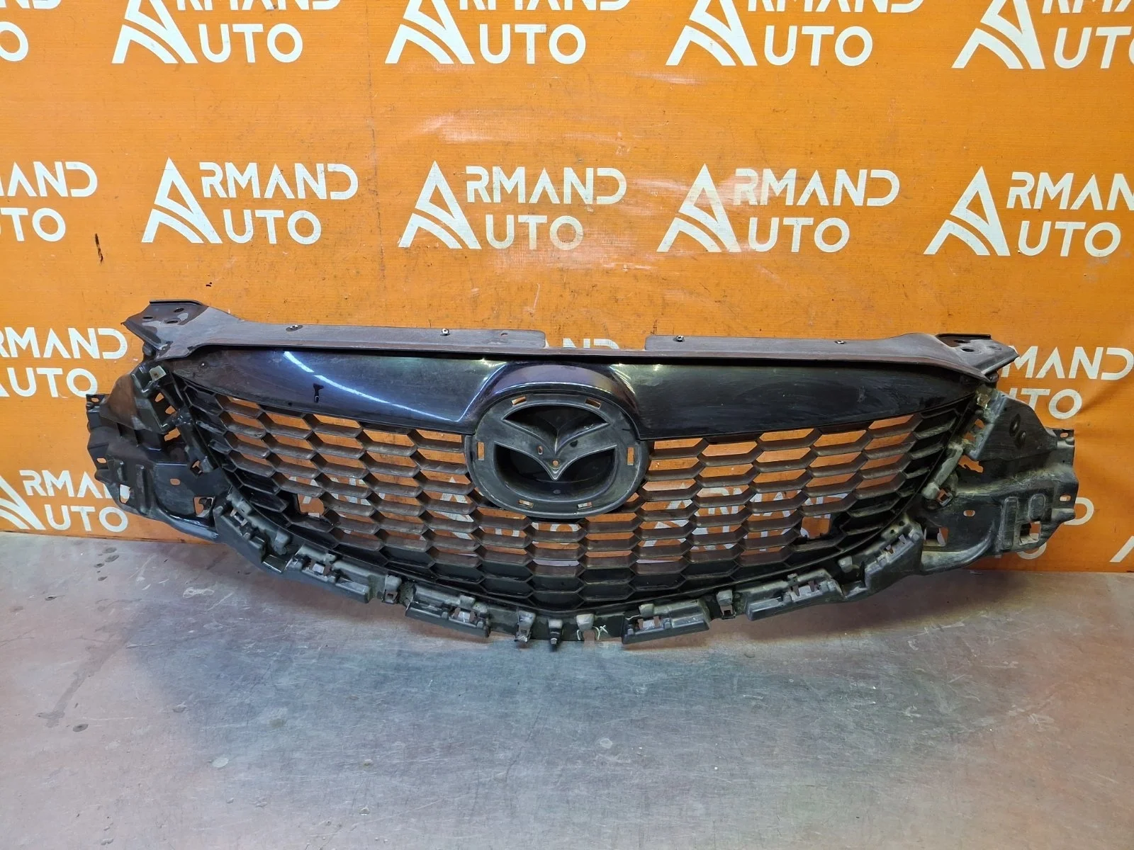 Решетка радиатора Mazda CX-5 2011-2015