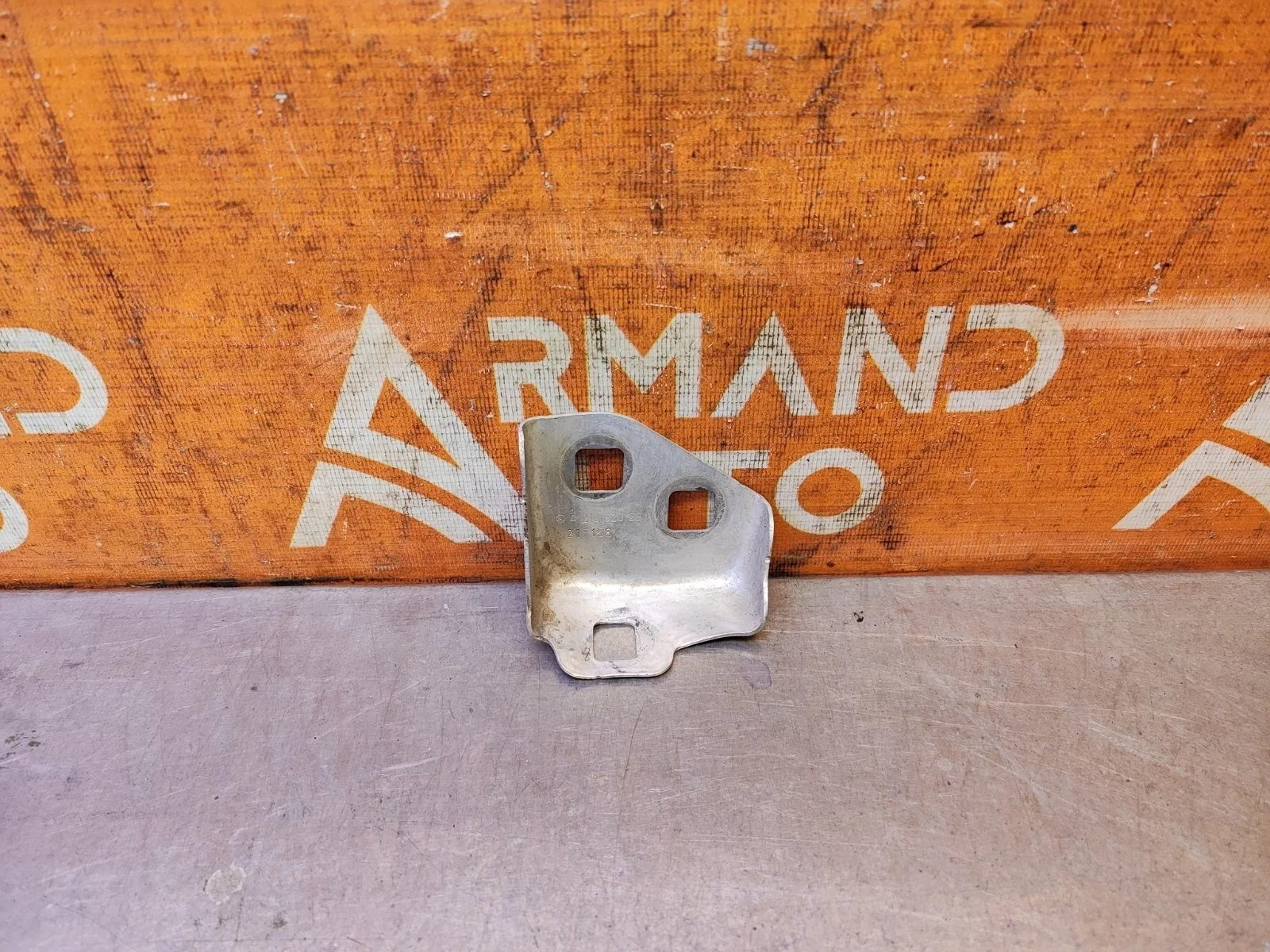 Кронштейн фары Mercedes -Class 2016-нв W213, S213, C238