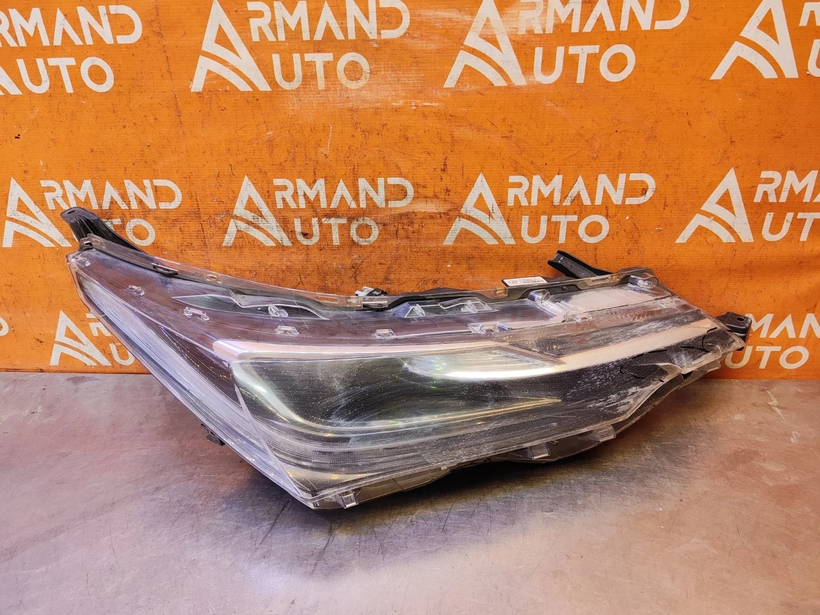 Фара Toyota Corolla 2015-2019 11 E160 E170 E180