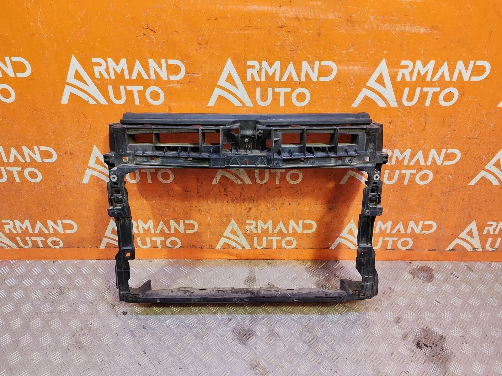 Панель передняя (суппорт радиатора) Volkswagen Tiguan 2016-нв