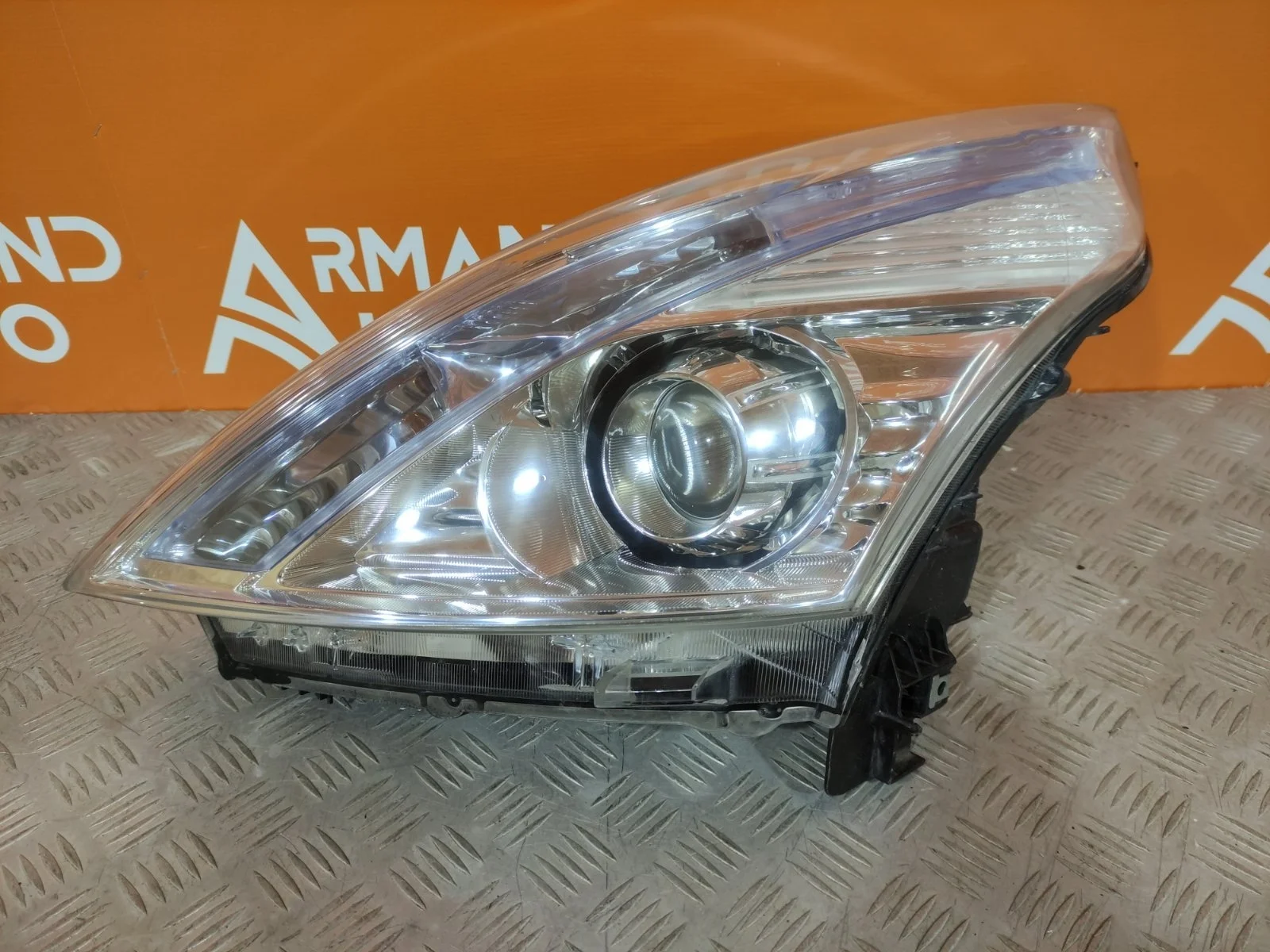 Фара Nissan Teana 2011-2014 J32