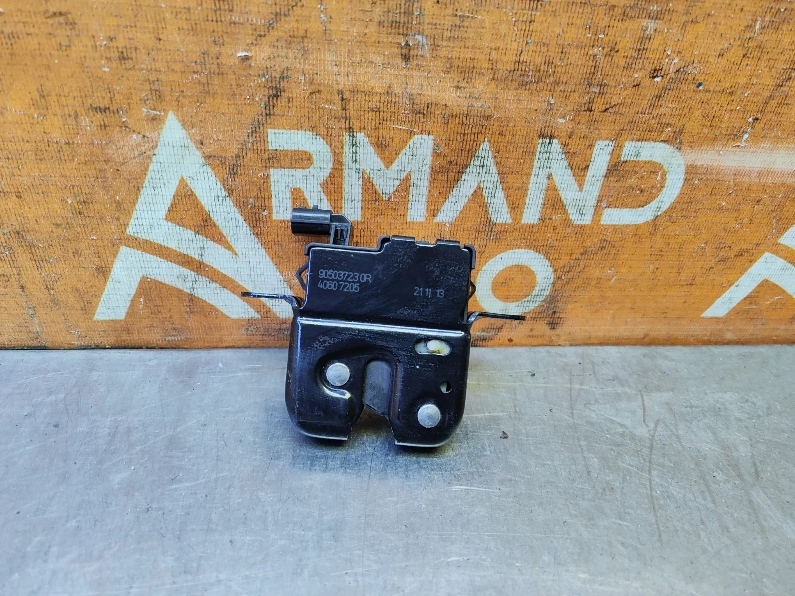 Замок двери багажника Renault Duster 2010-2021