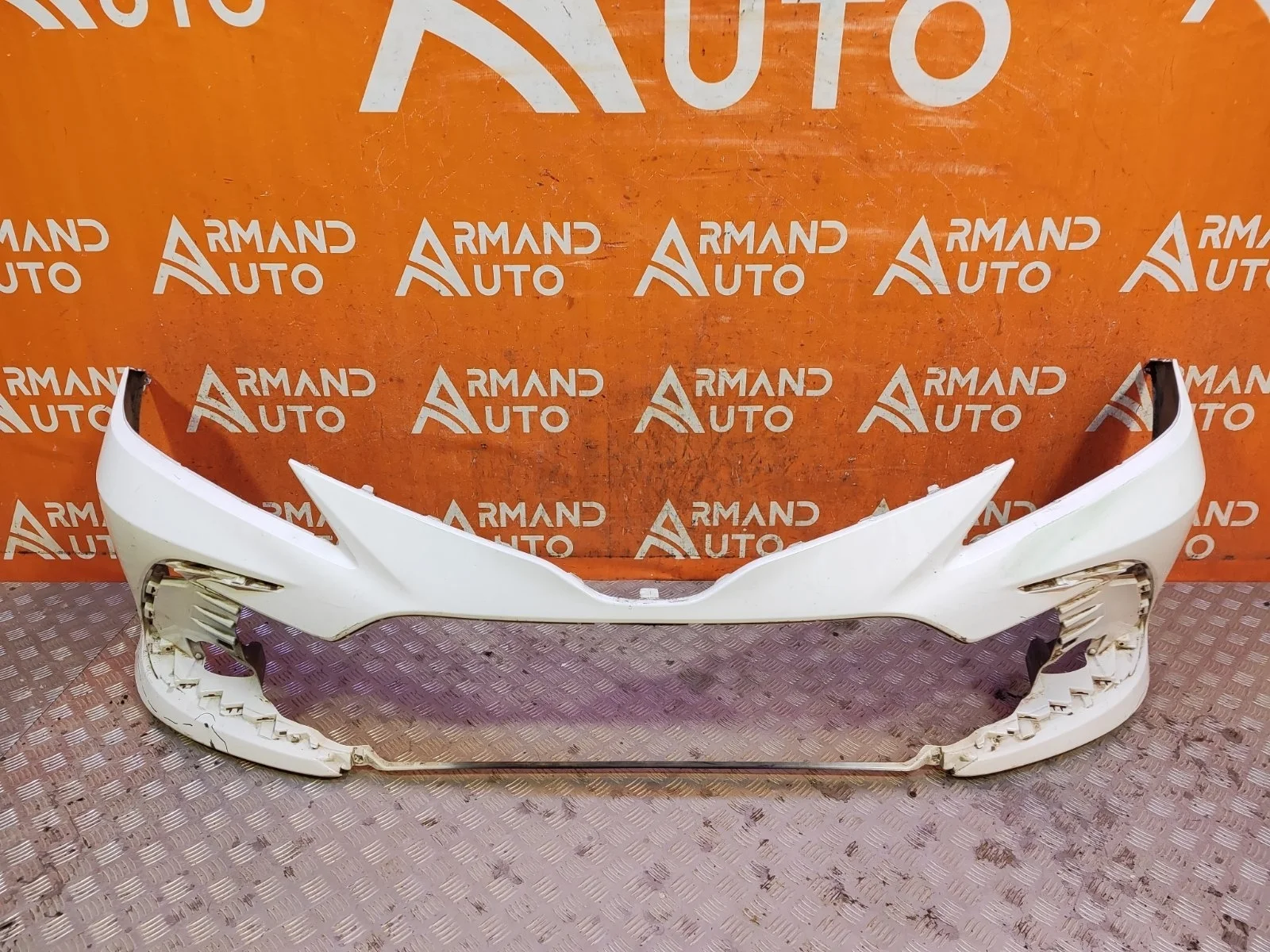 Бампер Toyota Camry 2020-нв 8 XV70