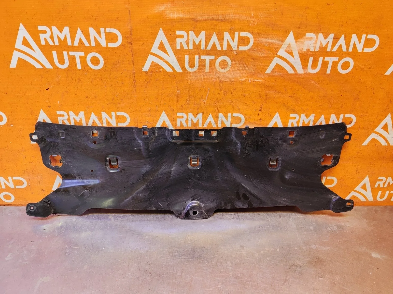 Панель передняя (суппорт радиатора) верхняя BMW 5 series 2016-нв G30 G31