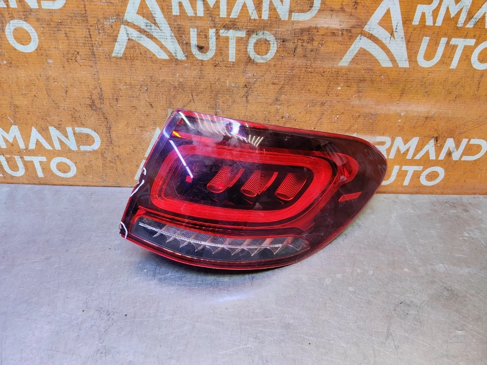 Фонарь внешний Mercedes GLC-Class 2019-нв X253