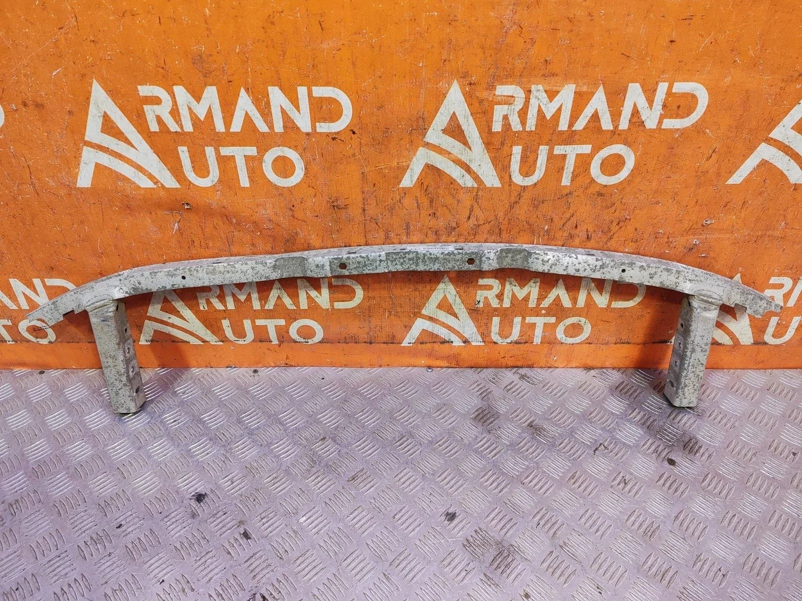 Усилитель бампера нижний BMW 5 series 2016-нв G30 G31