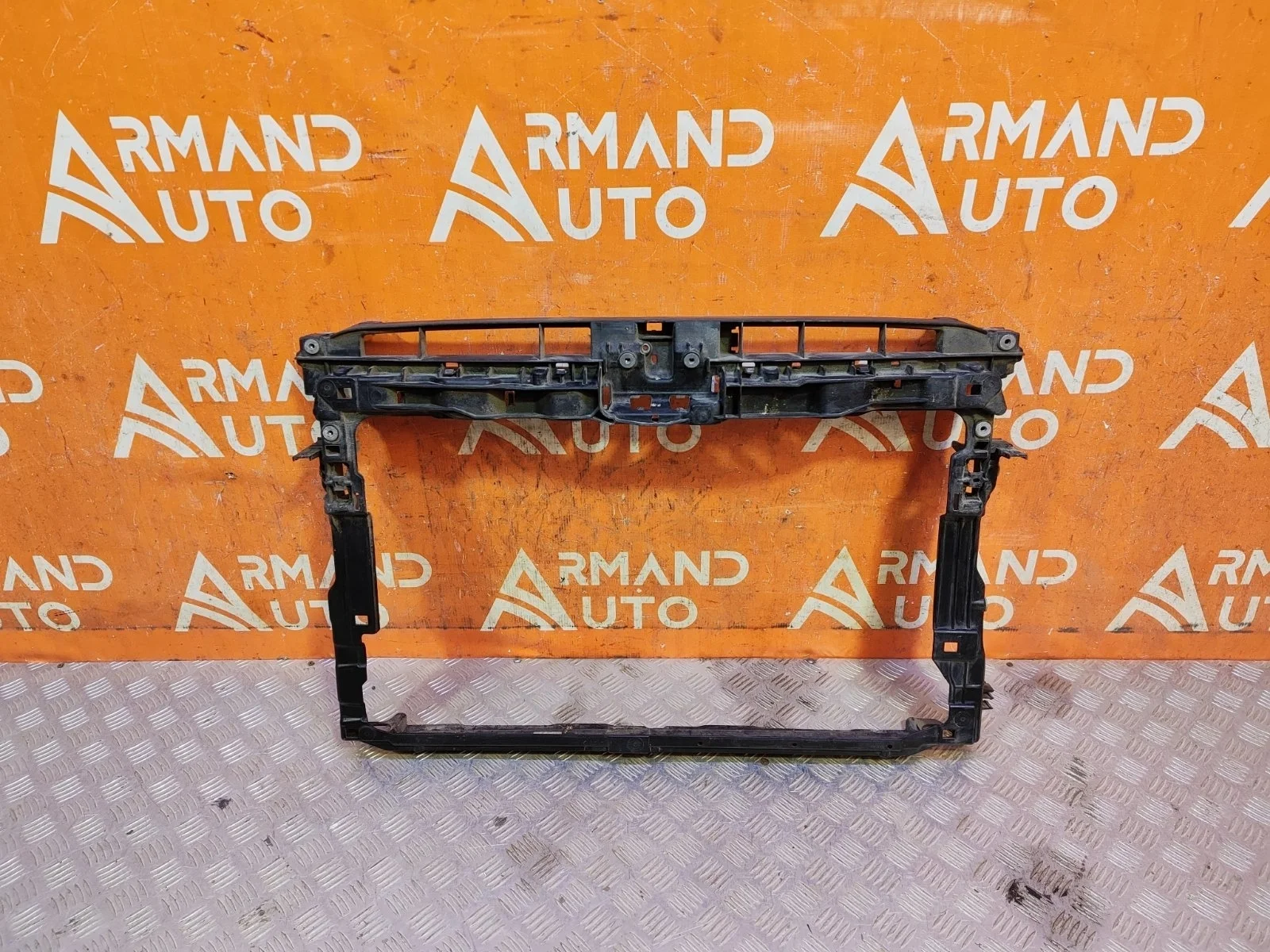 Панель передняя (суппорт радиатора) Volkswagen Golf 2012-2017