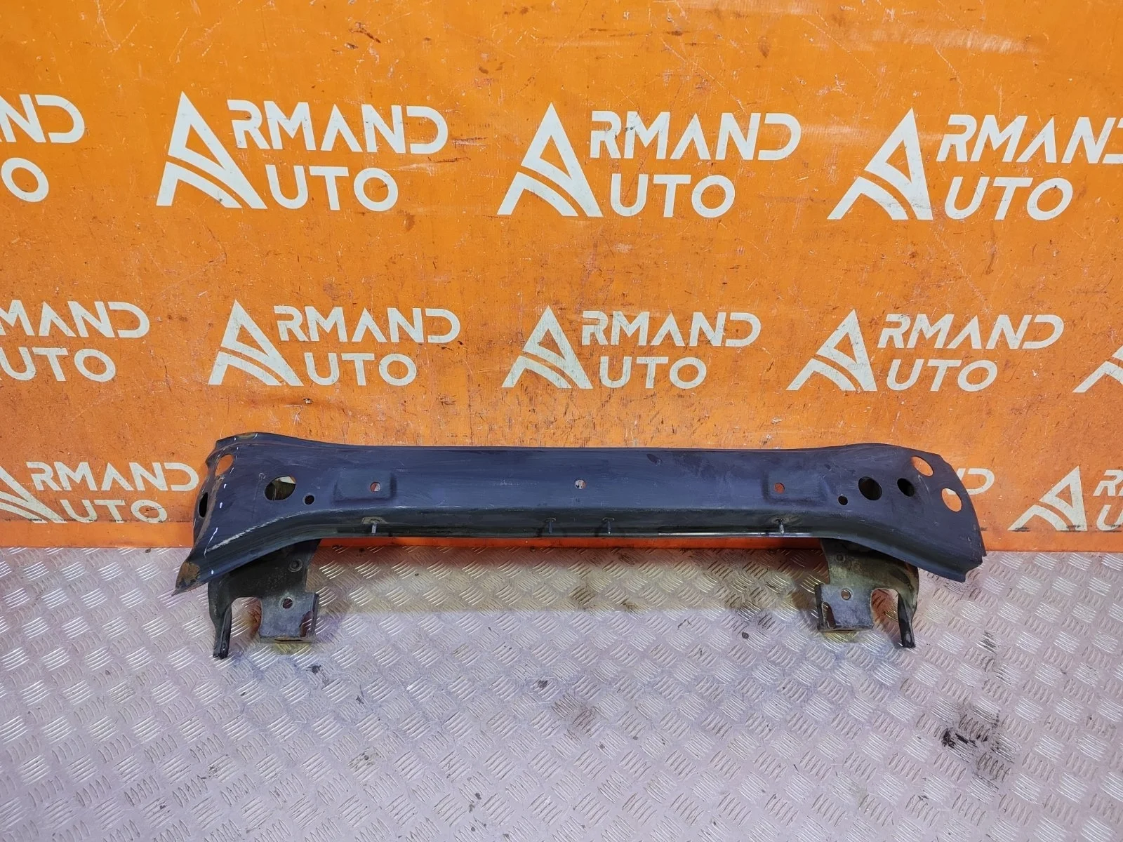 Усилитель бампера Volkswagen Transporter 2015-нв T6