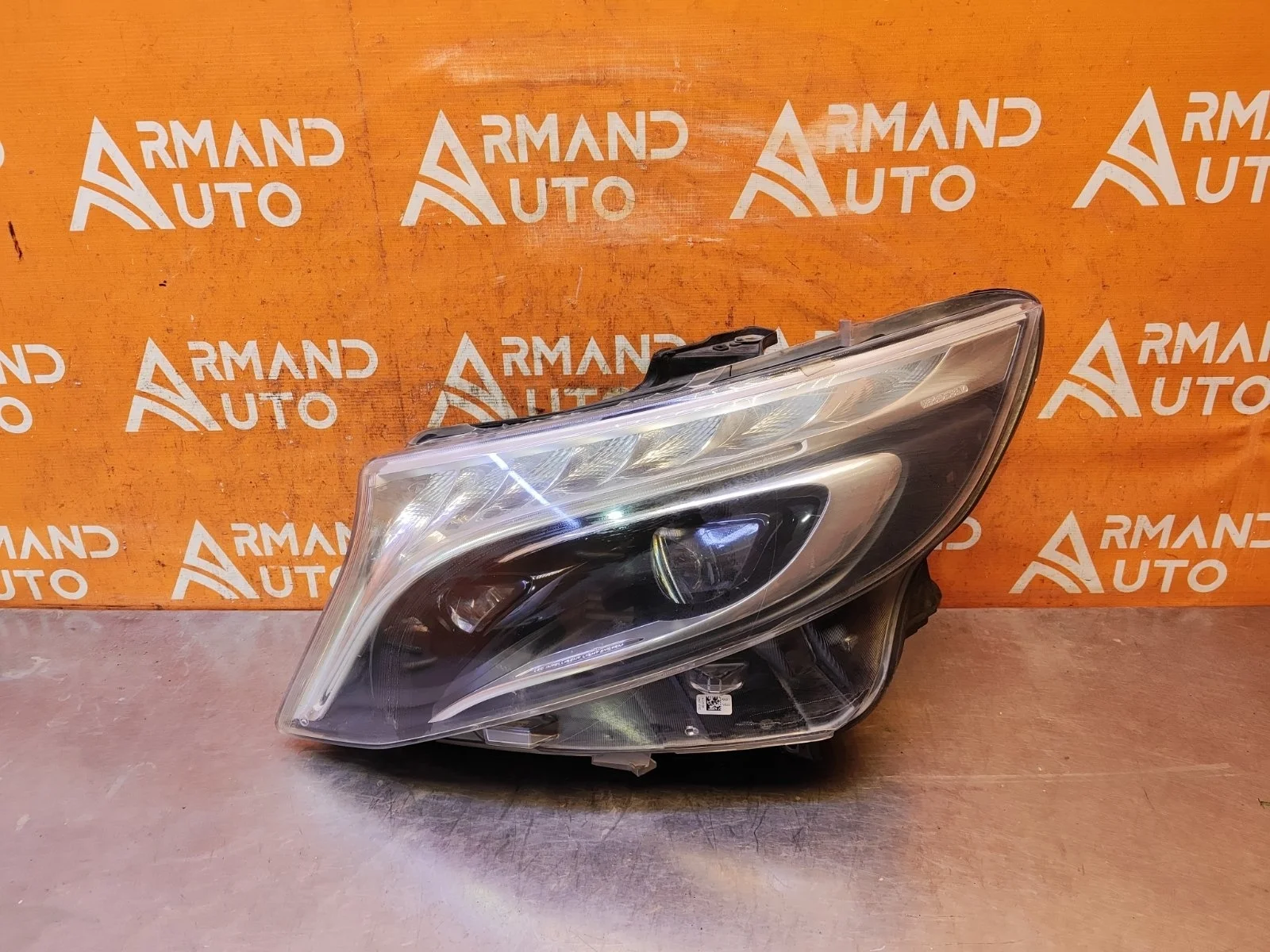 Фара Mercedes V-Class 2014-нв W447