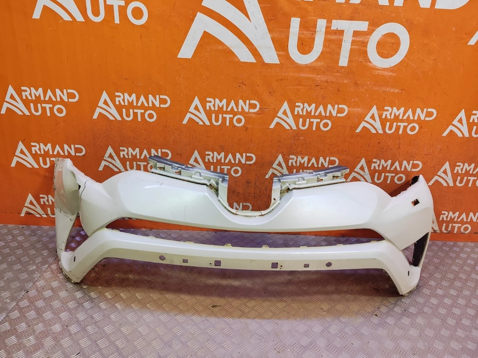 Бампер Toyota RAV4 2015-2019 CA40