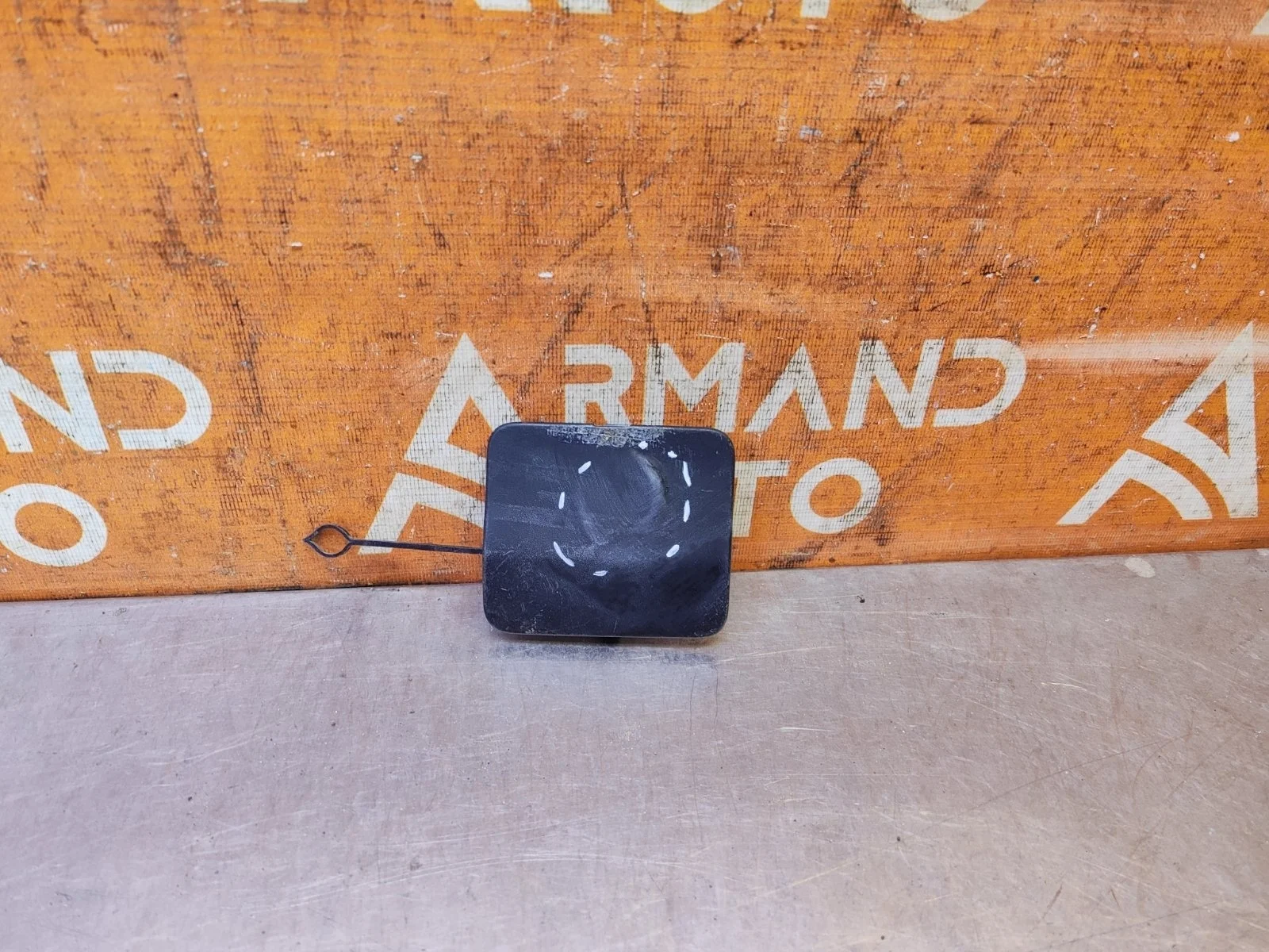 Заглушка буксировочного крюка Nissan Qashqai 2017-2022 j11