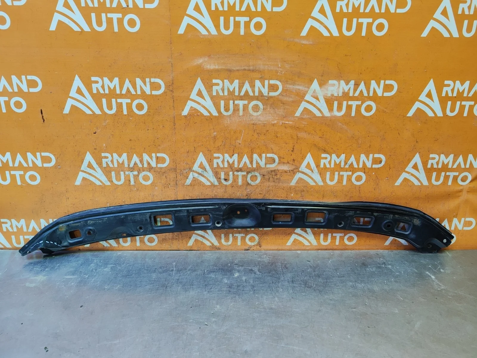 Усилитель бампера верхний Toyota Land Cruiser 2015-2021 200