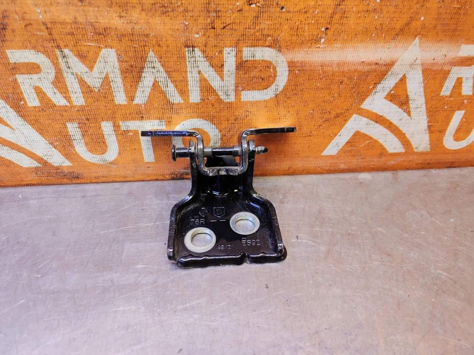 Петля двери верхняя Renault Duster 2015-2021