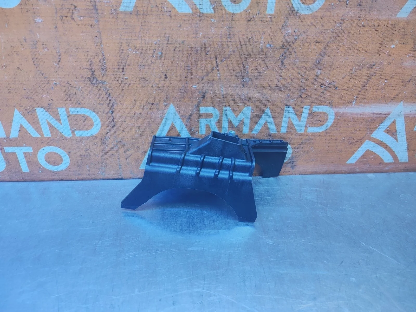 Кронштейн фонаря внутреннего Mercedes GLS-Class 2019-нв X167