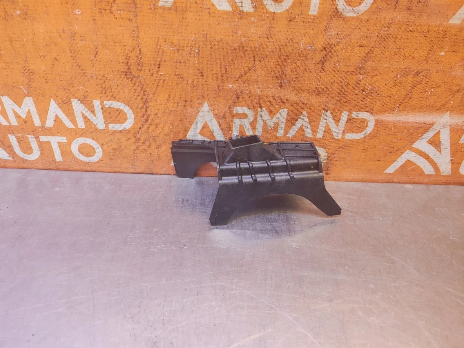 Кронштейн фонаря внутреннего Mercedes GLS-Class 2019-нв X167