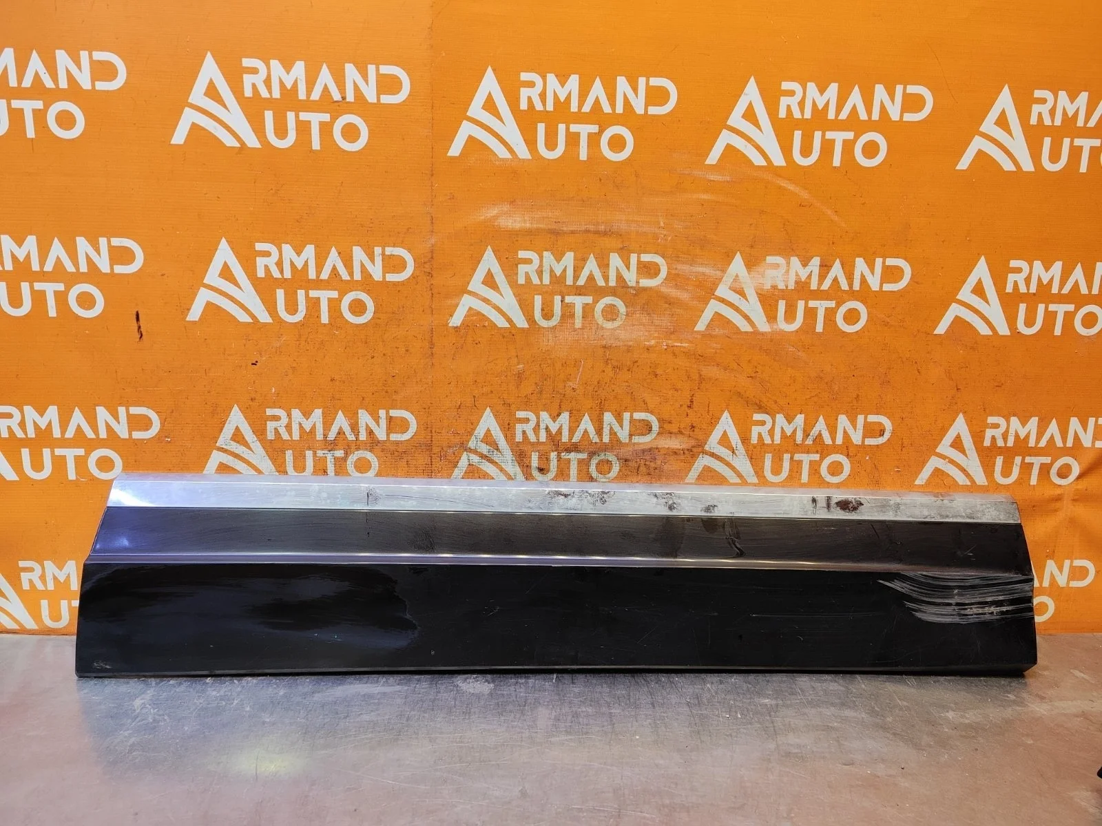 Молдинг двери Volkswagen Touareg 2018-нв 3