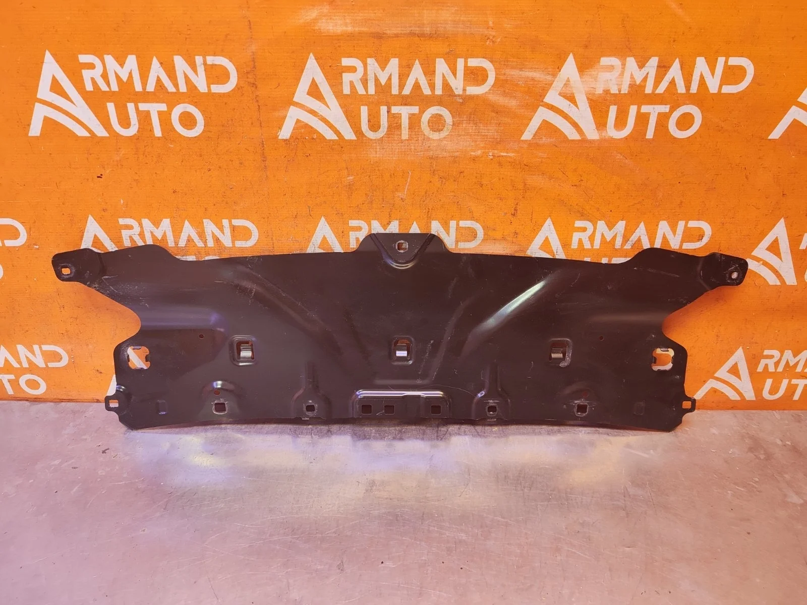 Панель передняя (суппорт радиатора) верхняя BMW 5 series 2016-нв G30 G31