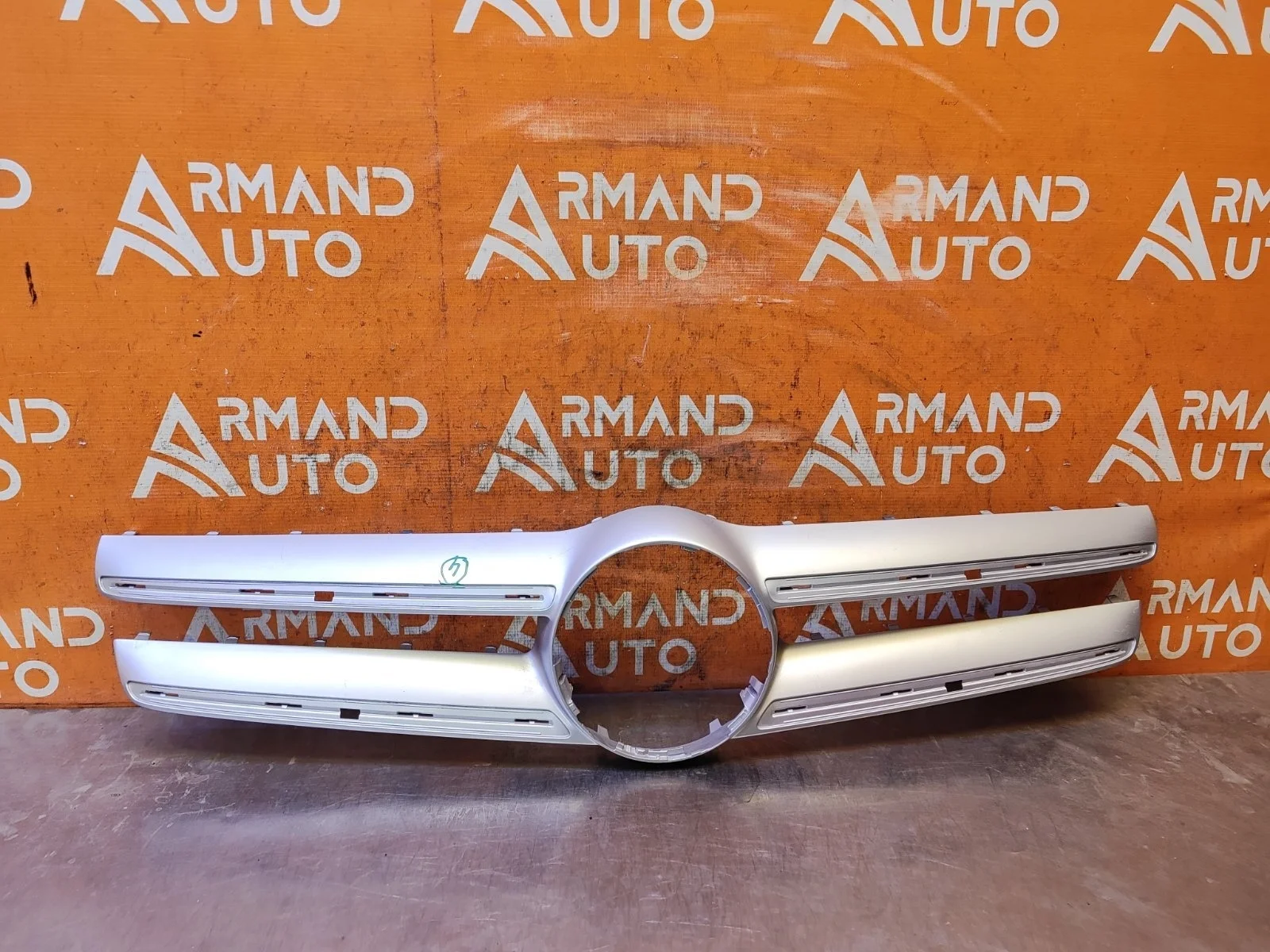 Накладка решетки радиатора Mercedes GLA-Class 2013-2017 X156