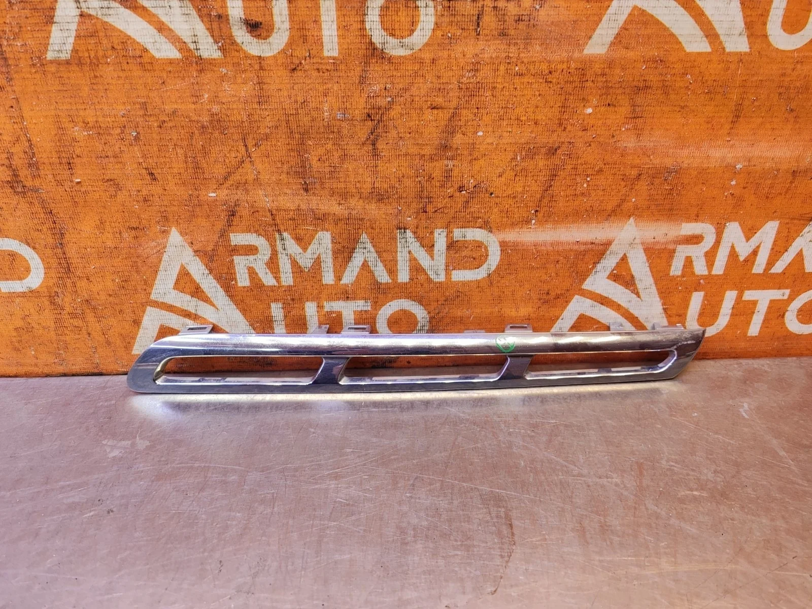 Накладка решетки радиатора нижняя Mercedes GL GLS-Class 2015-2019 X166